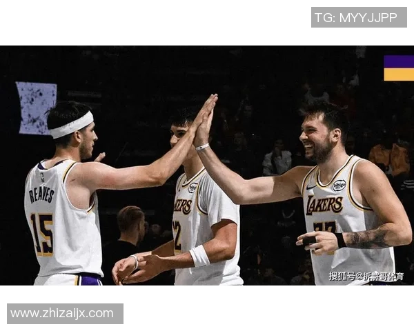 热火与湖人激战正酣超清画面尽显篮球魅力与精彩瞬间