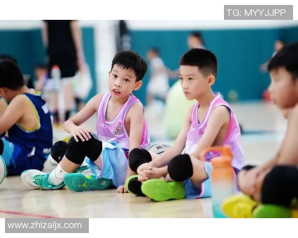 王泉泽的篮球之路从青涩少年到职业球员的成长历程与辉煌成就 王泉泽的篮球之路从青涩少年到职业球员的成长历程与辉煌成就